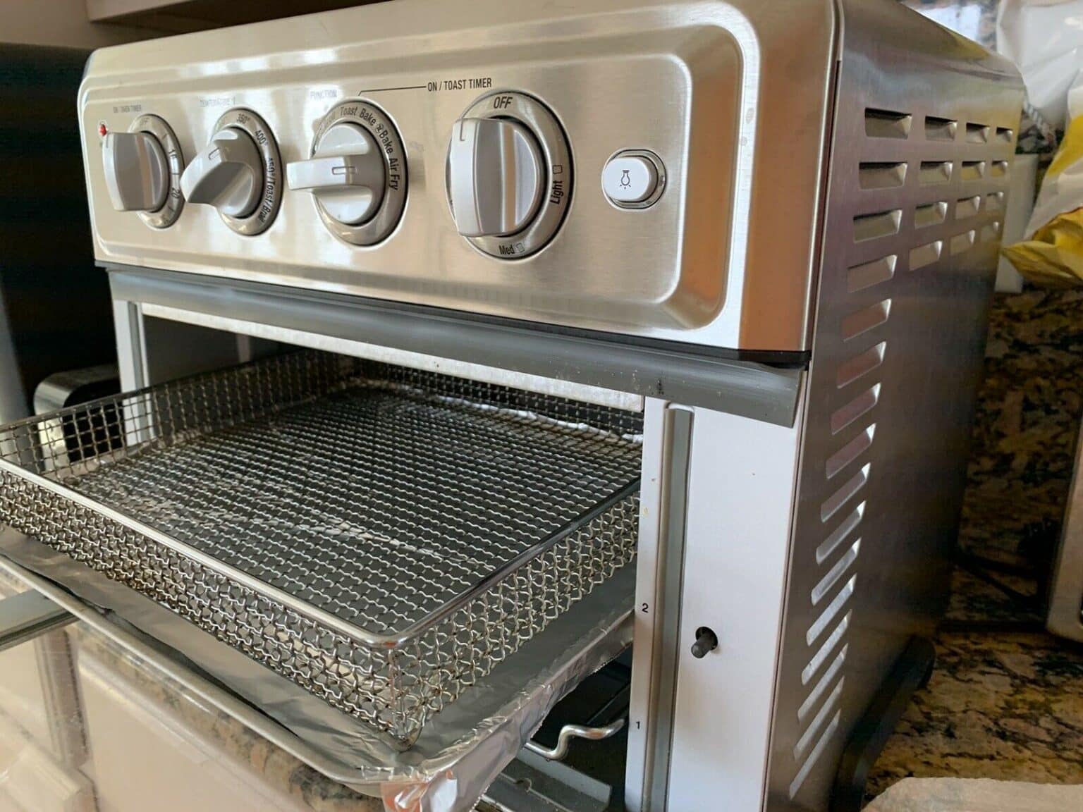 Review of the Best Cuisinart Air Fryer and Toaster Oven (TOA60 and TOA65)