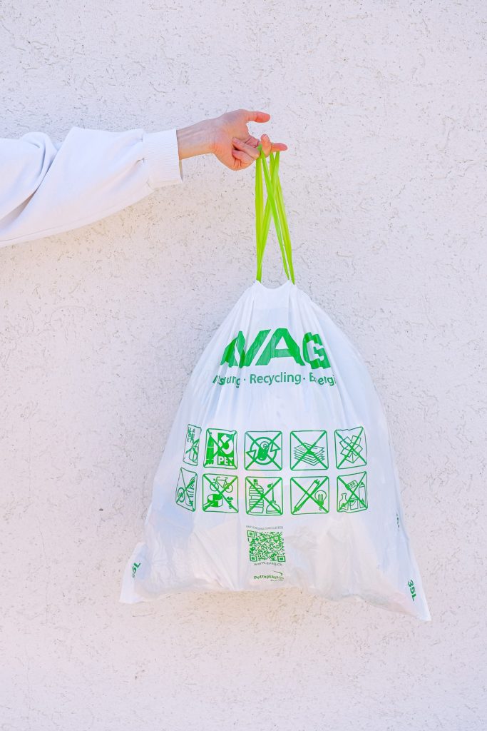 Biodegradable vs Compostable Trash Bags: The Catch 1