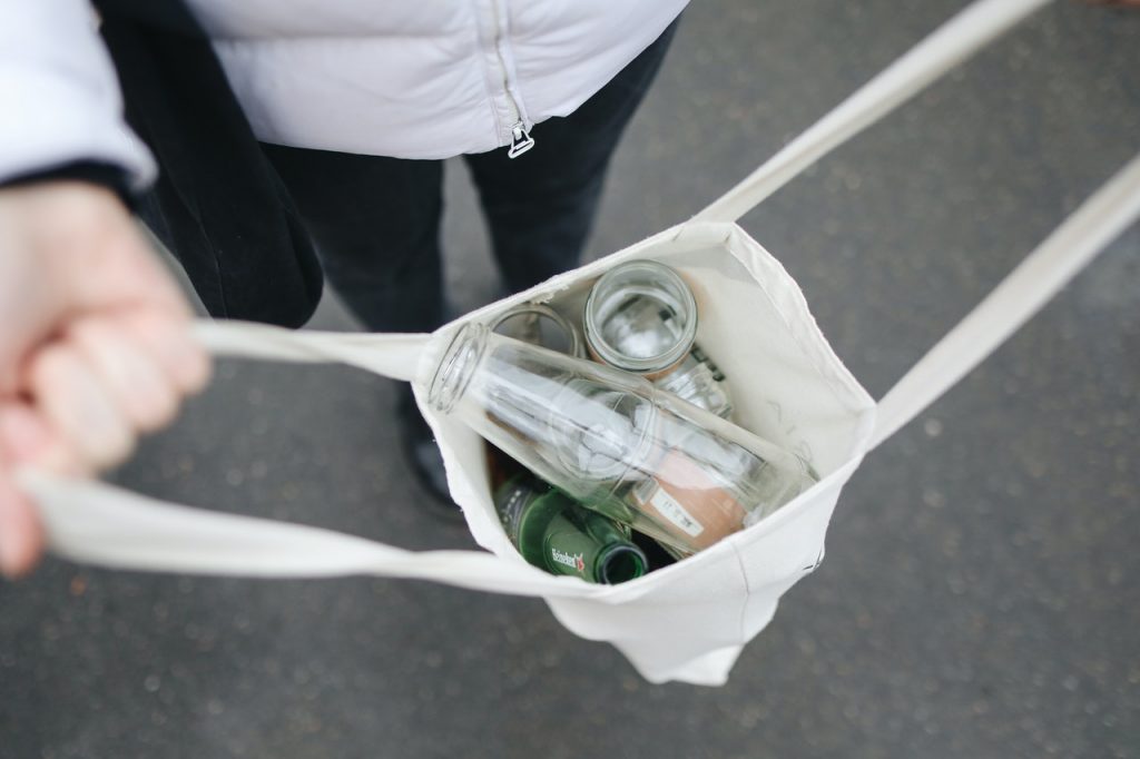 Biodegradable vs Compostable Trash Bags: The Catch 4