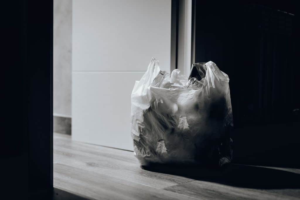 Biodegradable vs Compostable Trash Bags: The Catch 3