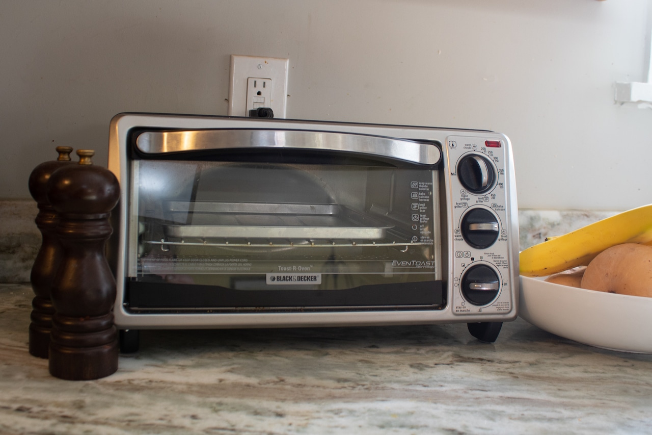 Black&Decker 4Slice Toaster Oven (TO1313SBD) Review