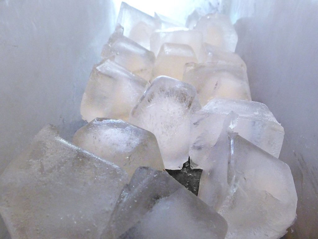 How Long For Ice Cubes To Freeze? 1
