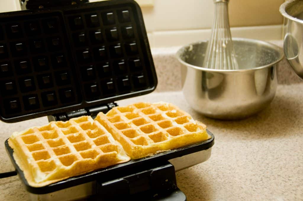 How To Clean A Waffle Iron? 1