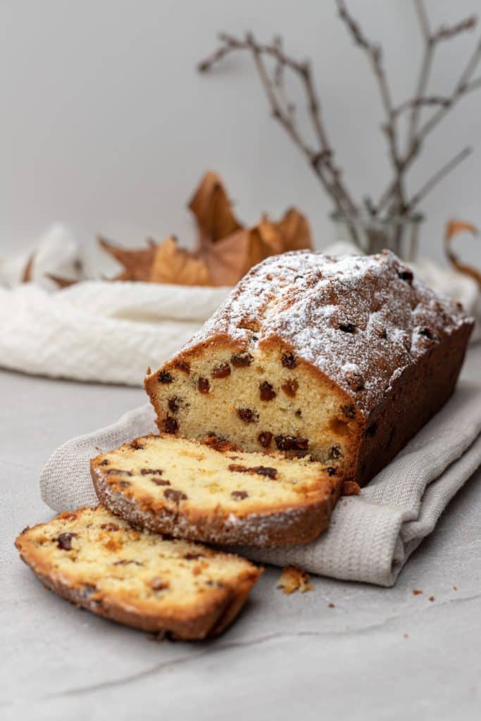 chocolate chip raisin cake