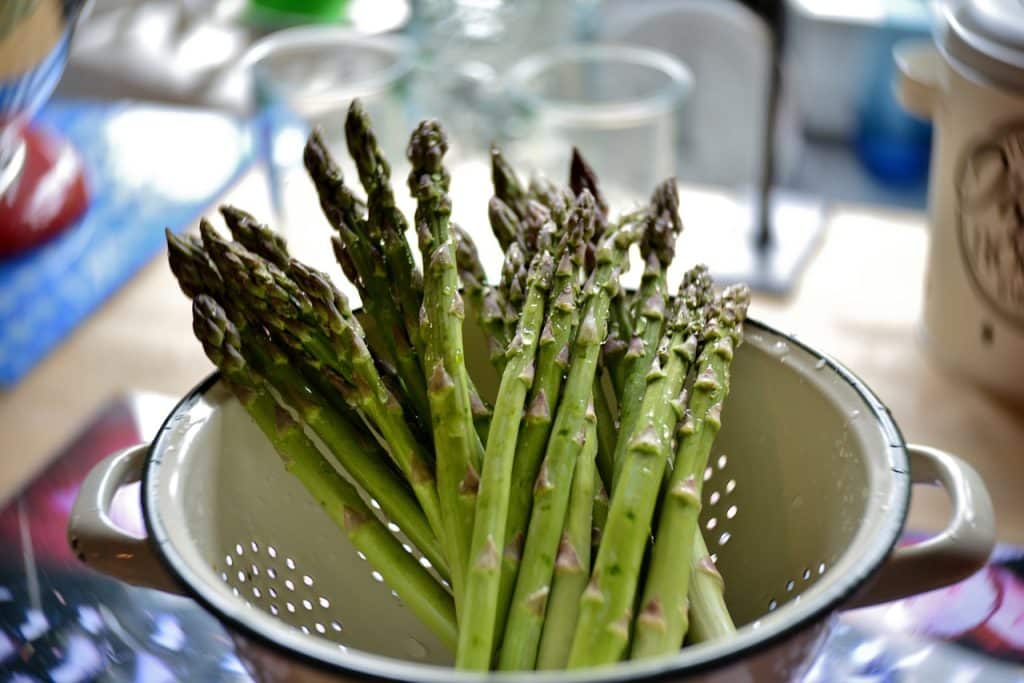 How to Steam Asparagus in the Microwave 2