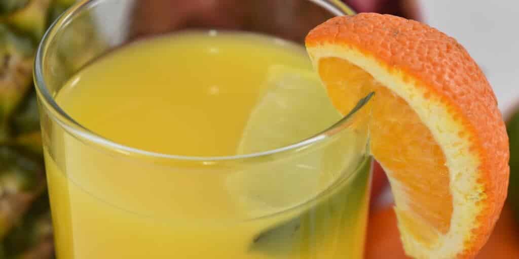 25 Simple Fruity Alcoholic Drinks 5